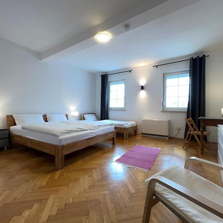 Uebernachten In Grosser Maisonette-Wohnung By Rabe カールスルーエ エクステリア 写真